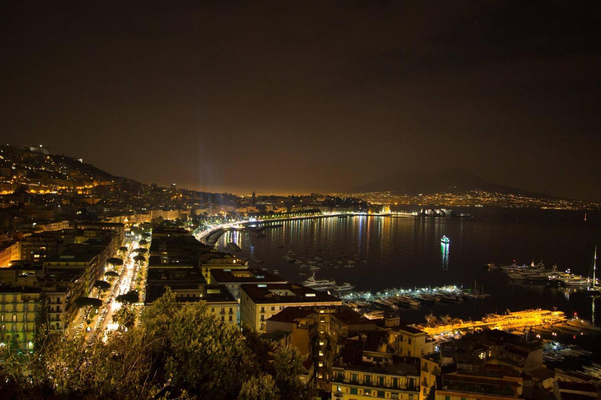 Donna Lena Relais Napoli Bed & Breakfast Bagian luar foto